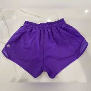 Lululemon Hotty Hot shorts Low rise, 2.5 inch